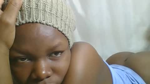 Snapshot of sweetgal2025 chatting on 06-22-26, 03:25 EUNICE online show from 06-22-26, 03:25