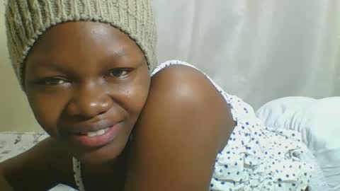 Snapshot of sweetgal2025 chatting on 06-22-26, 06:38 EUNICE online show from 06-22-26, 06:38