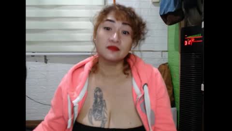 Snapshot of sweetgemini23 chatting on 11-19-25, 05:02 Jean online show from 11-19-25, 05:02