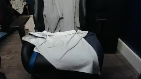 Snapshot of sweetgesus chatting on 11-12-25, 07:24 sweetgesus online show from 11-12-25, 07:24