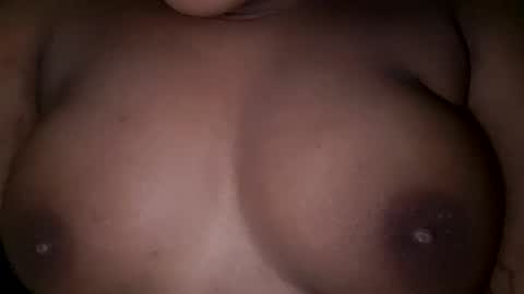Snapshot of sweetgirl23232 chatting on 02-09-25, 01:00 Sandy online show from 02-09-25, 01:00