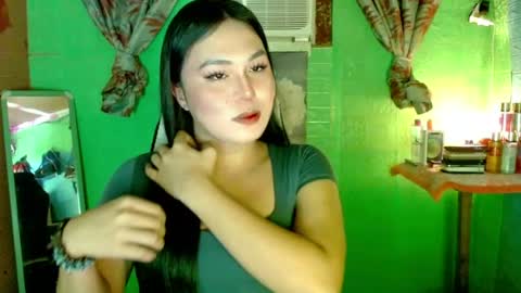 Snapshot of sweetgirl_kathy chatting on 04-19-26, 01:43 Kathy online show from 04-19-26, 01:43