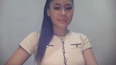 Snapshot of sweetgirllucy24xx chatting on 06-10-26, 02:38 sweetgirllucy24xx online show from 06-10-26, 02:38
