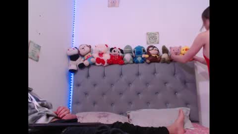 Snapshot of sweethoney22_ chatting on 01-26-25, 05:13 Sabrina y Eliot online show from 01-26-25, 05:13