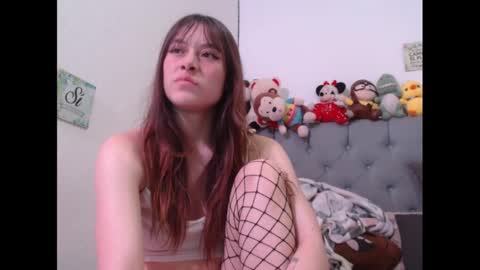 Snapshot of sweethoney22_ chatting on 02-12-25, 04:11 Sabrina y Eliot online show from 02-12-25, 04:11
