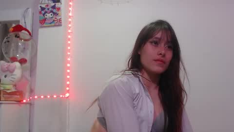 Snapshot of sweethoney22_ chatting on 09-18-25, 04:25 Sabrina y Eliot online show from 09-18-25, 04:25