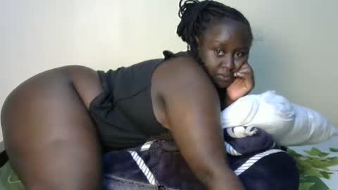 Snapshot of sweetie_lola chatting on 03-12-25, 08:30 Lola online show from 03-12-25, 08:30