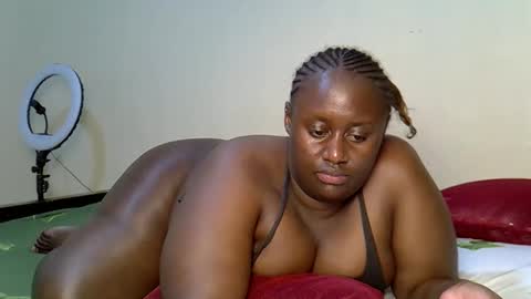 Snapshot of sweetie_lola chatting on 02-24-26, 12:30 Lola online show from 02-24-26, 12:30