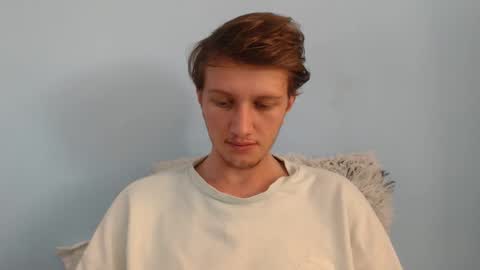 Snapshot of sweetietwin chatting on 02-19-26, 10:11 CAT online show from 02-19-26, 10:11