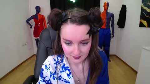 Snapshot of sweetintouch chatting on 02-06-25, 06:18 sweetintouch online show from 02-06-25, 06:18