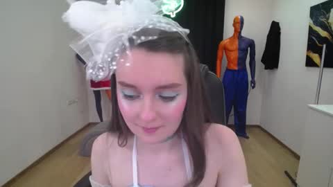 Snapshot of sweetintouch chatting on 02-09-25, 01:56 sweetintouch online show from 02-09-25, 01:56
