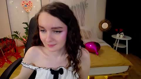 Snapshot of sweetintouch chatting on 02-15-25, 12:48 sweetintouch online show from 02-15-25, 12:48