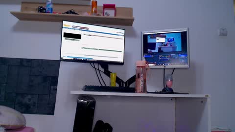 Snapshot of sweetjess022 chatting on 01-13-25, 01:45 jessica online show from 01-13-25, 01:45