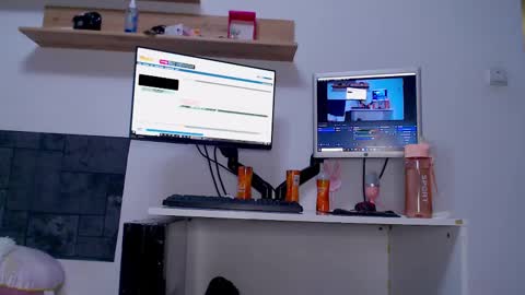 Snapshot of sweetjess022 chatting on 02-13-25, 09:49 jessica online show from 02-13-25, 09:49