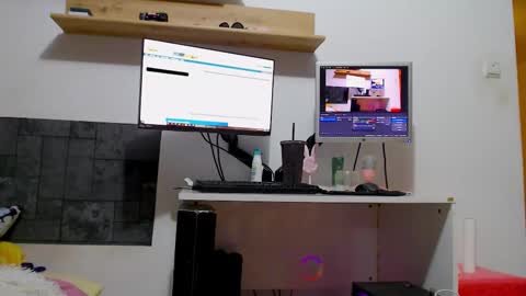 Snapshot of sweetjess022 chatting on 11-18-25, 11:15 jessica online show from 11-18-25, 11:15