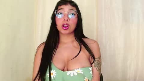 Snapshot of sweetkairi chatting on 11-19-25, 02:55 mishel online show from 11-19-25, 02:55