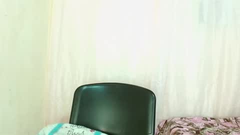 Snapshot of sweetkairi chatting on 12-04-25, 04:44 mishel online show from 12-04-25, 04:44