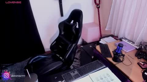 Snapshot of sweetkisses11 chatting on 03-10-26, 04:50 Akirarose777 online show from 03-10-26, 04:50