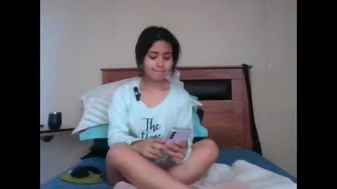 sweetlatinafit online show from 11-18-25, 12:20