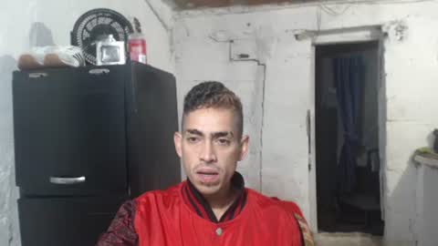 Snapshot of sweetlatinakim chatting on 06-10-26, 10:14 Camilo online show from 06-10-26, 10:14