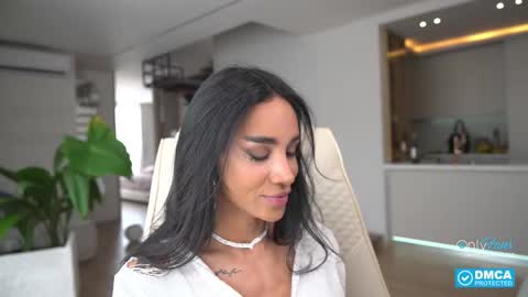 Laura Saenz  Geminis online show from 10-05-25, 03:32