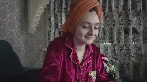 sweetliaison online show from 12-18-25, 04:57