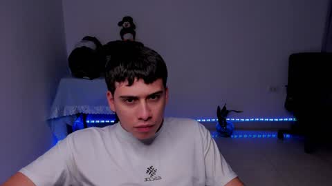 Snapshot of sweetlian_04 chatting on 12-12-24, 07:52 Lian online show from 12-12-24, 07:52