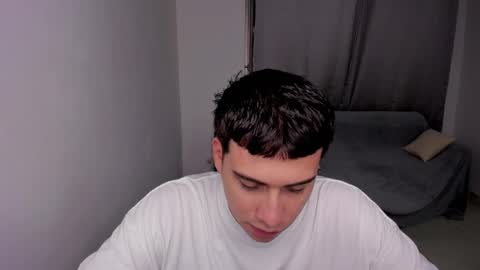 Snapshot of sweetlian_04 chatting on 02-23-25, 02:51 Lian online show from 02-23-25, 02:51