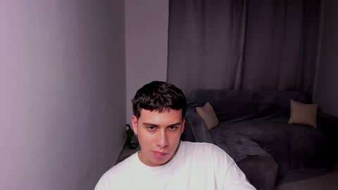 Snapshot of sweetlian_04 chatting on 02-23-25, 09:00 Lian online show from 02-23-25, 09:00