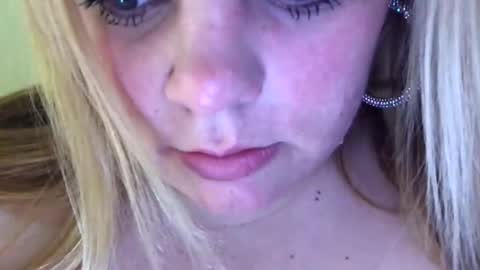 Lisa  online show from 12-17-24, 07:15