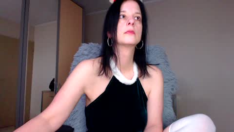 JenJenny online show from 12-18-24, 09:36