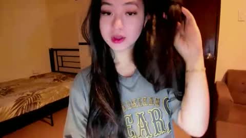 Zoe online show from 10-18-25, 01:41