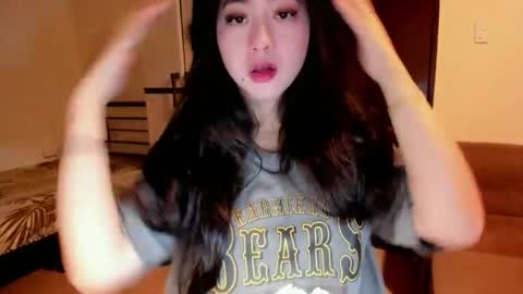 Zoe online show from 10-20-25, 03:29