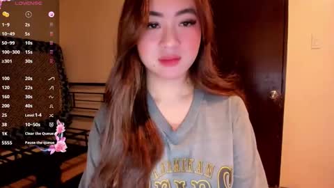 Snapshot of sweetlovepinay04 chatting on 05-25-26, 03:01 Zoe online show from 05-25-26, 03:01