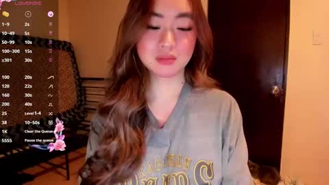 Snapshot of sweetlovepinay04 chatting on 06-08-26, 02:28 Zoe online show from 06-08-26, 02:28