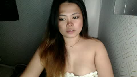 Snapshot of sweetlover_nicole chatting on 06-18-26, 06:34 NICOLE online show from 06-18-26, 06:34