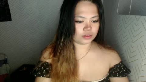 Snapshot of sweetlover_nicole chatting on 06-27-26, 04:34 NICOLE online show from 06-27-26, 04:34