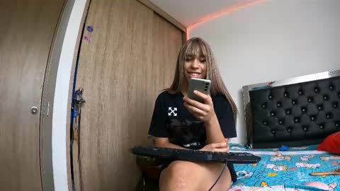 Snapshot of sweetmagic6 chatting on 11-30-25, 03:27 sweetmagic6 online show from 11-30-25, 03:27