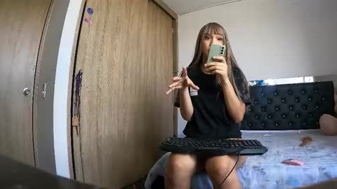 Snapshot of sweetmagic6 chatting on 12-20-25, 07:21 sweetmagic6 online show from 12-20-25, 07:21