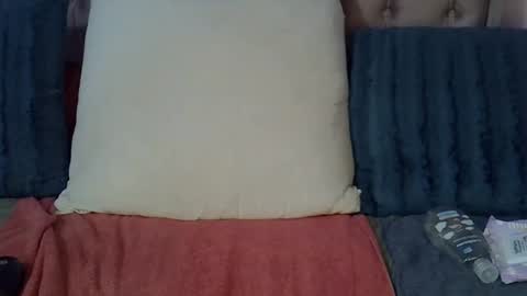 Snapshot of sweetmellowx1 chatting on 01-25-25, 10:29 sweetmellowx1 online show from 01-25-25, 10:29