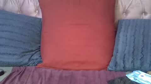 Snapshot of sweetmellowx1 chatting on 02-17-25, 02:37 sweetmellowx1 online show from 02-17-25, 02:37