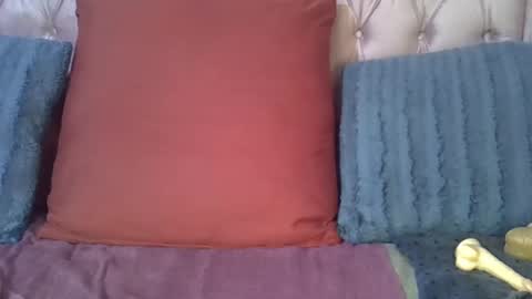 Snapshot of sweetmellowx1 chatting on 02-19-25, 03:06 sweetmellowx1 online show from 02-19-25, 03:06