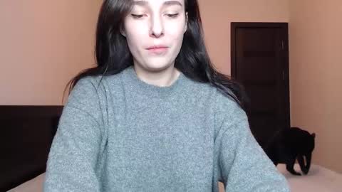 Snapshot of sweetmiaa chatting on 12-03-25, 05:33 Mia online show from 12-03-25, 05:33