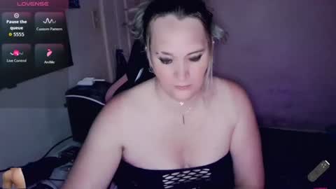 Snapshot of sweetmorgan90 chatting on 06-17-26, 01:52 SweetMorgan online show from 06-17-26, 01:52