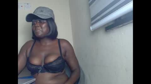 Snapshot of sweetnectarx chatting on 02-10-25, 06:56 sweetnectarx online show from 02-10-25, 06:56