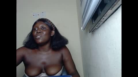 Snapshot of sweetnectarx chatting on 02-15-25, 10:21 sweetnectarx online show from 02-15-25, 10:21