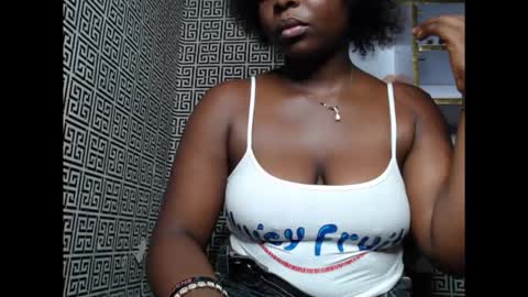 Snapshot of sweetnectarx chatting on 10-05-25, 08:40 sweetnectarx online show from 10-05-25, 08:40