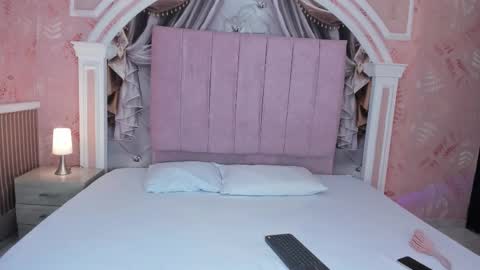 Snapshot of sweetness_siren chatting on 02-22-26, 04:35 siren online show from 02-22-26, 04:35