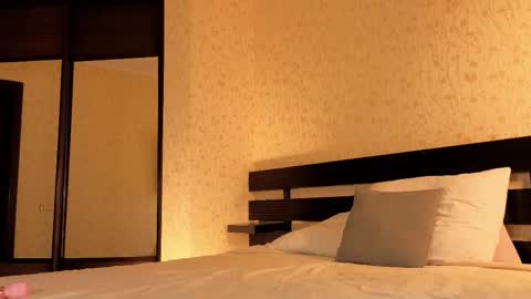 Anya online show from 12-02-25, 01:22