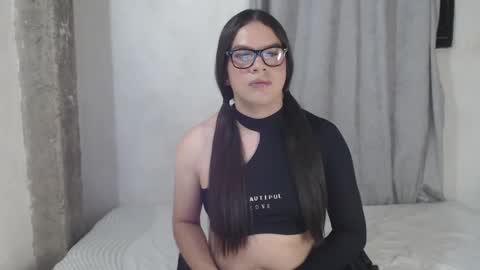 Snapshot of sweetpaulina_ chatting on 12-24-24, 02:32 sweetpaulina_ online show from 12-24-24, 02:32